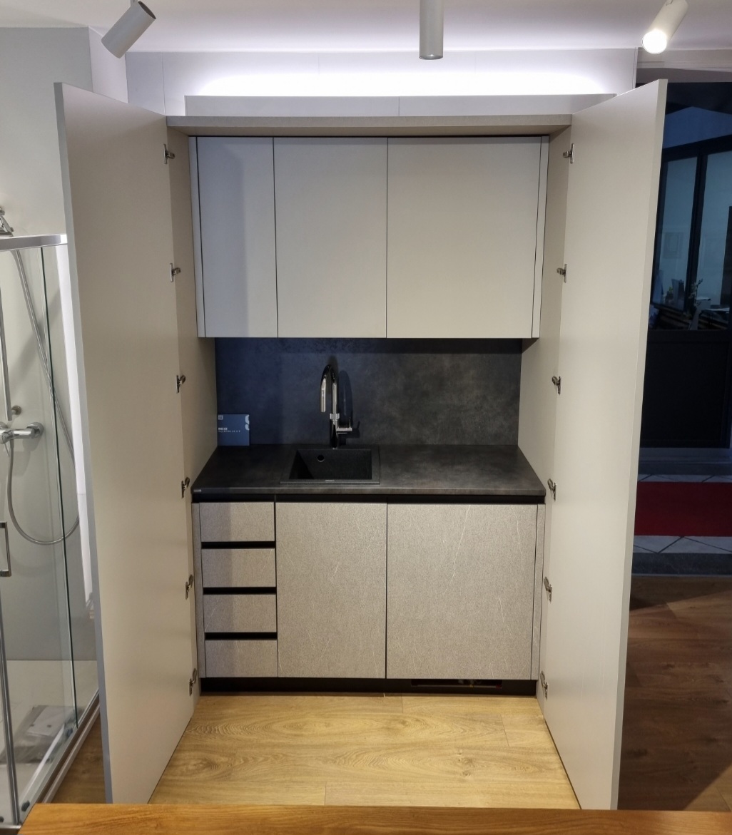 Cucina SCAVOLINI BOXI con ante laminato e piano marmo