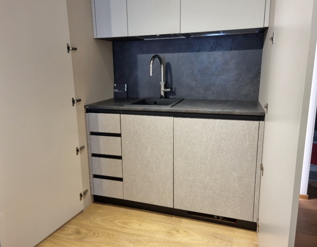 Cucina SCAVOLINI BOXI con ante laminato e piano marmo