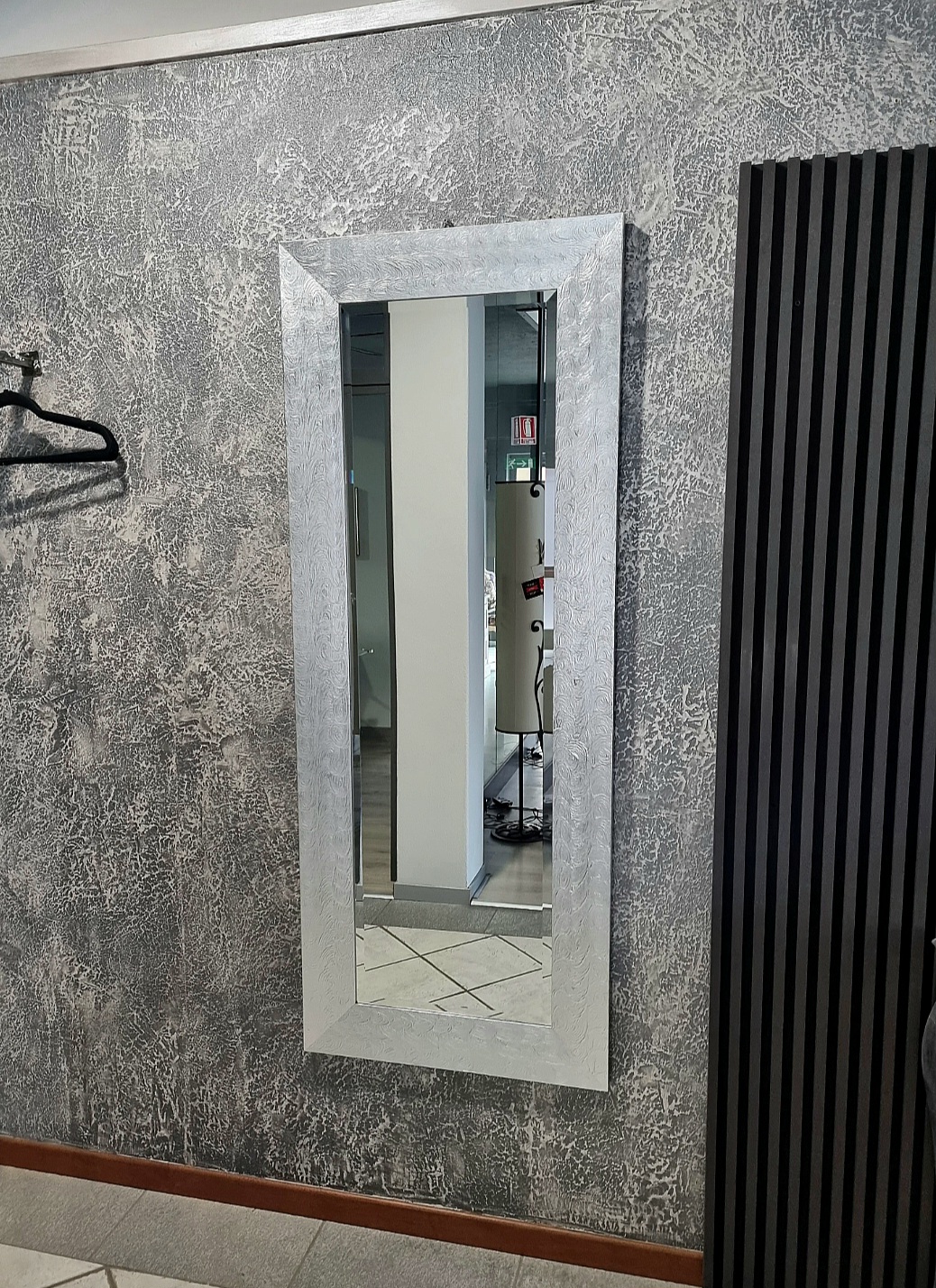 Specchiera rettangolare PAOLINI con cornice argentata a pennellata