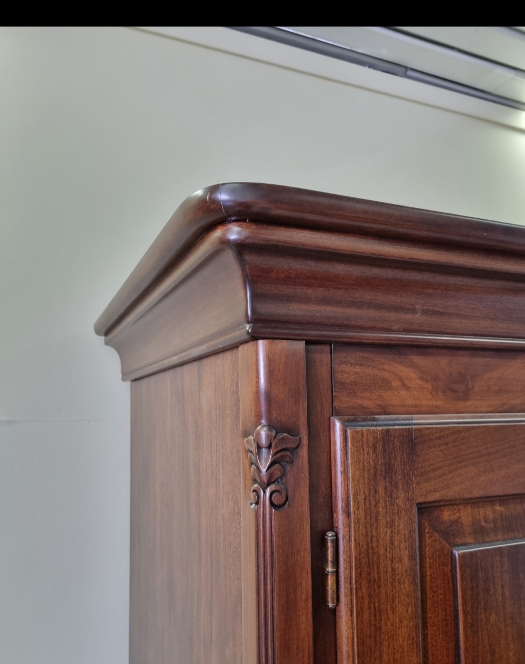 Camera da letto ELLEGI in legno massello
