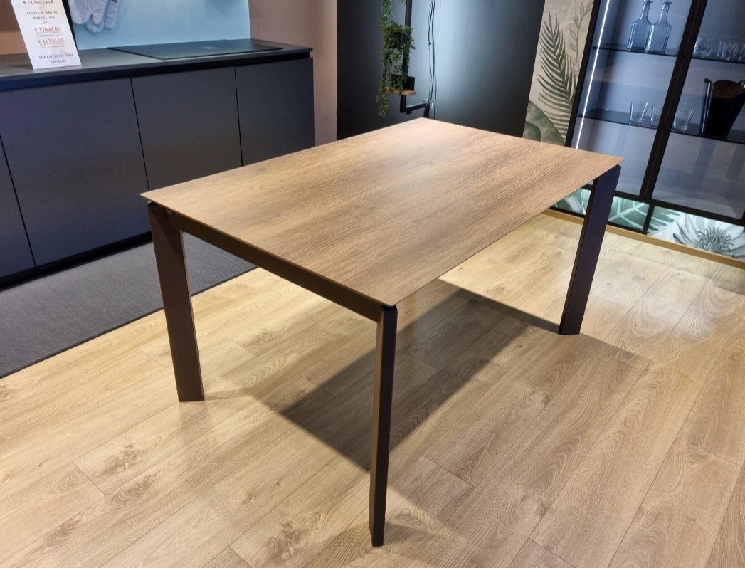 TAVOLO mod. SPACE ditta SCAVOLINI
