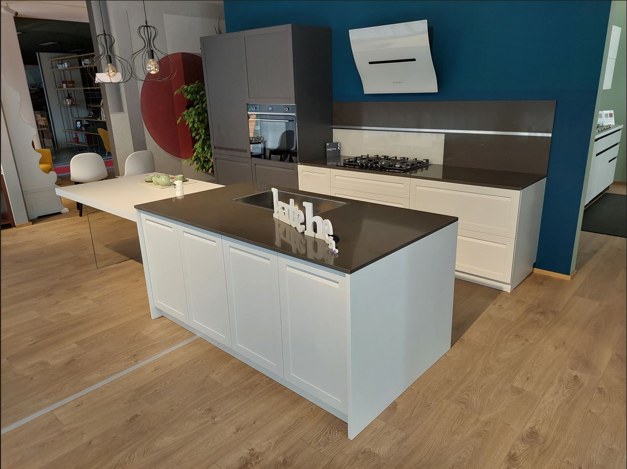 Cucina CARATTERE ditta SCAVOLINI