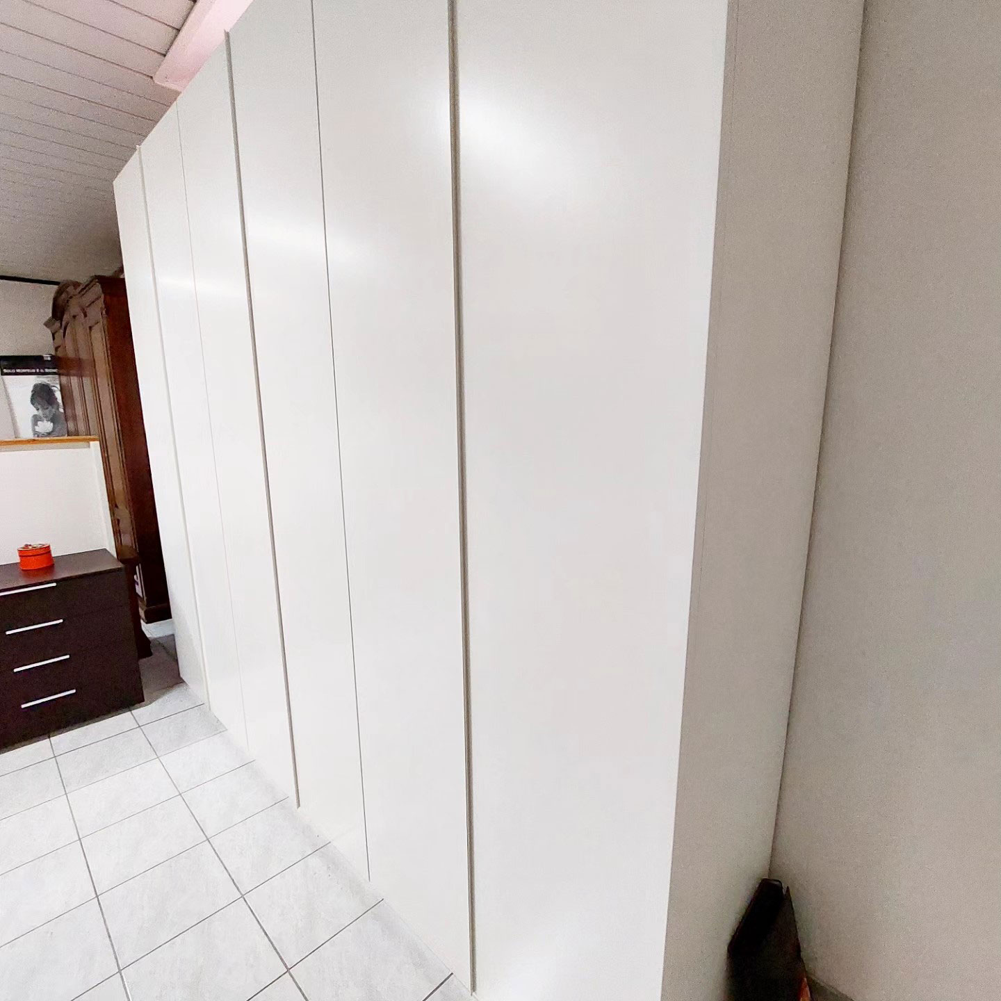 Armadio 6 ante in legno laccato