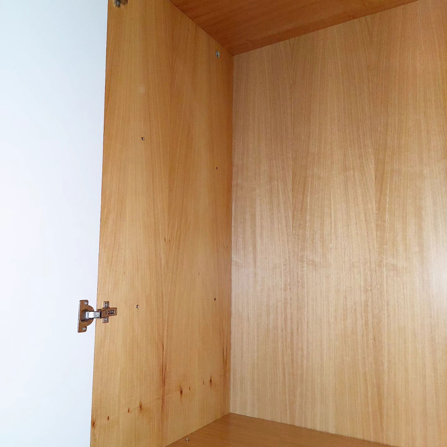 Armadio 6 ante in legno laccato