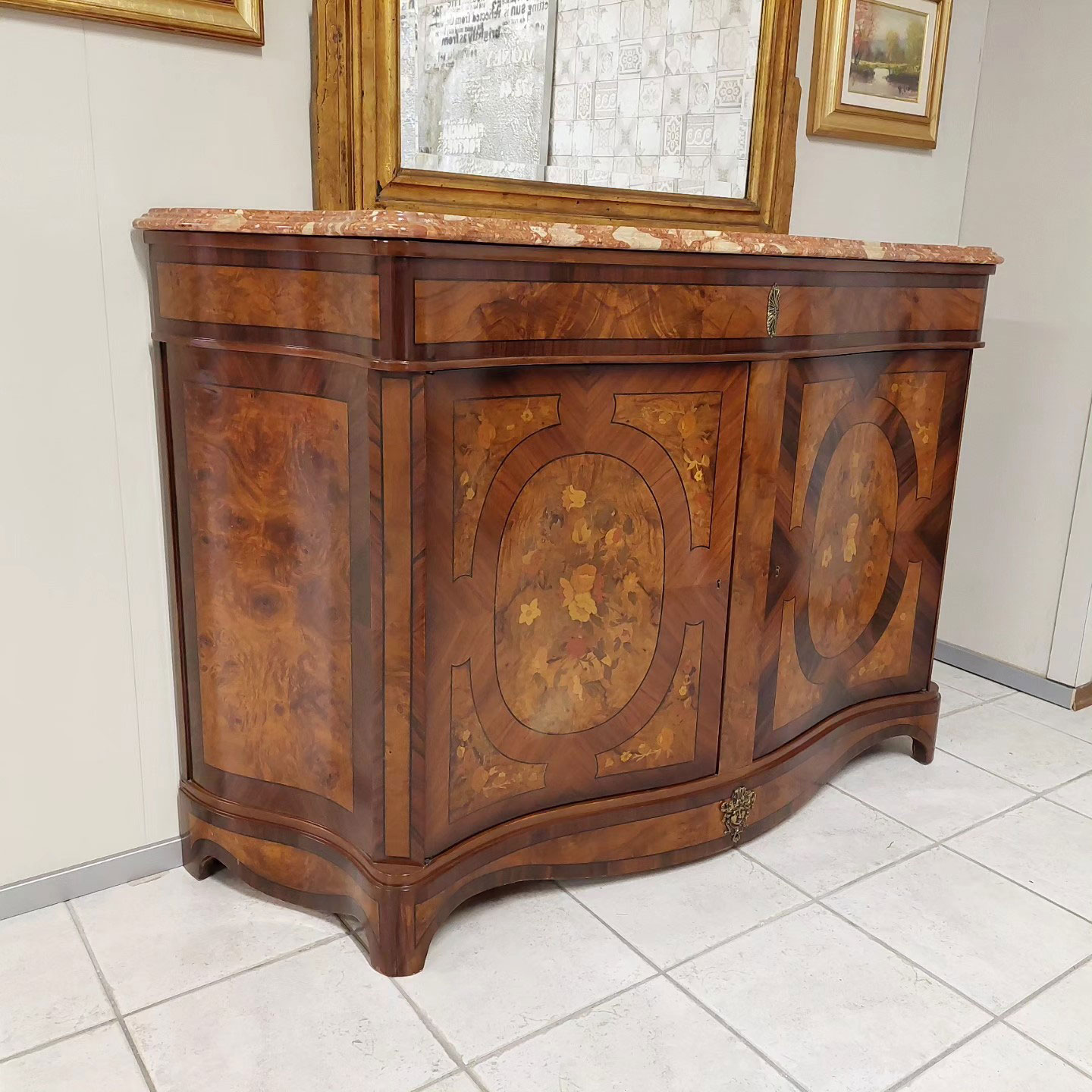 Madia sagomata in legno di noce e radica