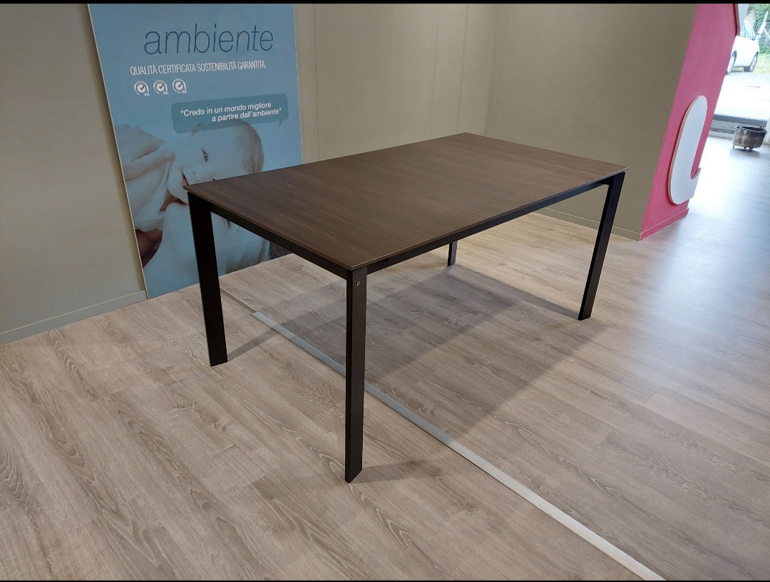Tavolo EMMINENCE ditta CALLIGARIS