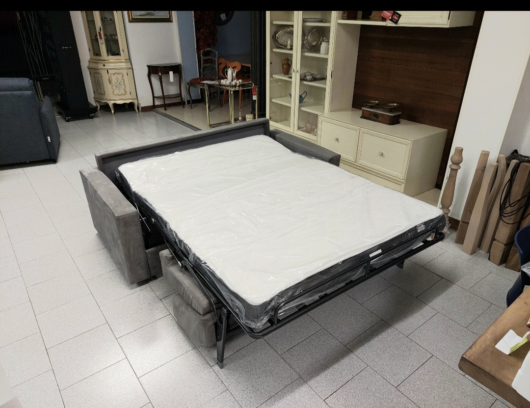 Divano letto GRAFI ditta MIFORM ITALIA