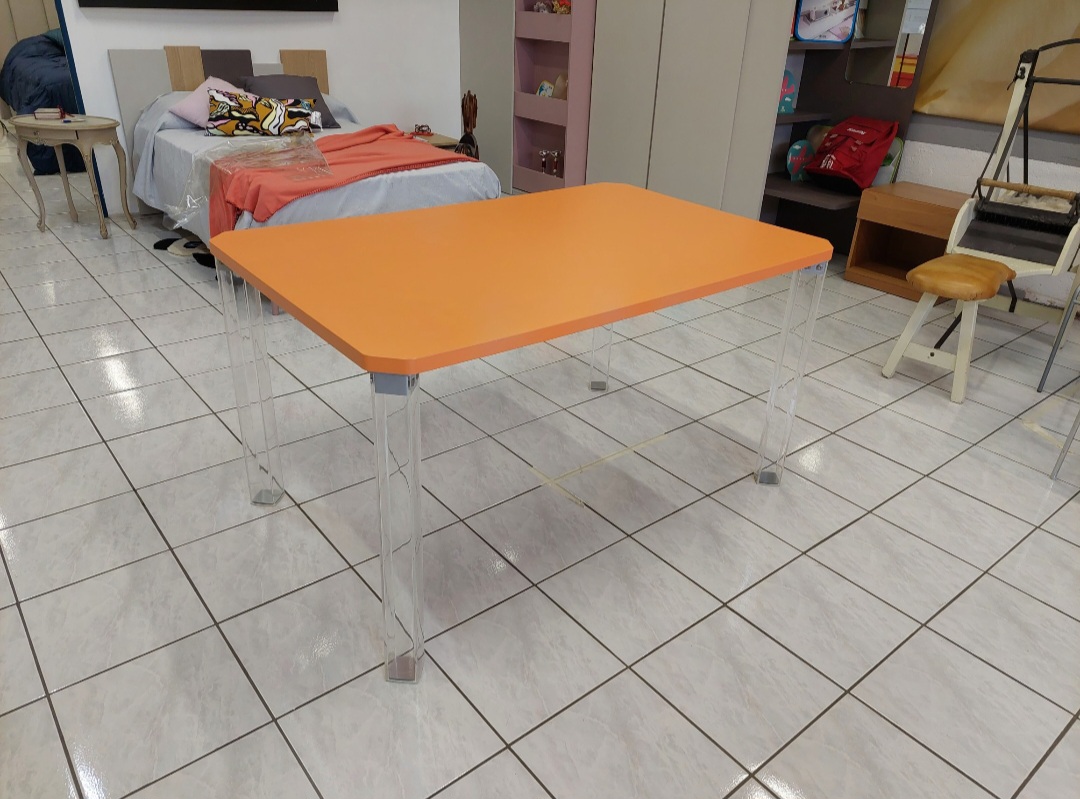 Tavolo mod. EMPORIUM arancione