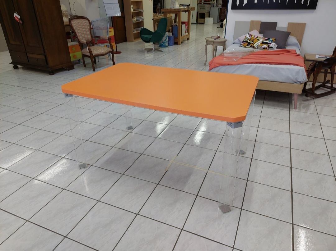 Tavolo mod. EMPORIUM arancione
